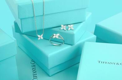 Jewellery items and boxes by Tiffany & Co.
